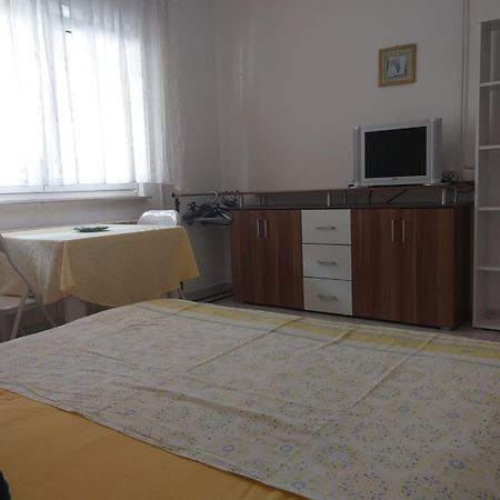 Beach Apartments Nemira 奥米什 外观 照片