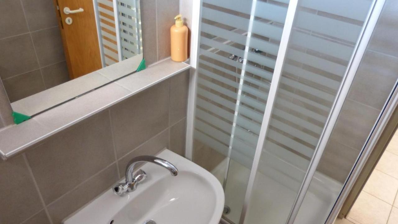 Beach Apartments Nemira 奥米什 外观 照片