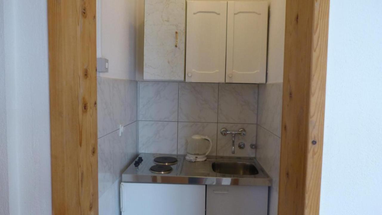 Beach Apartments Nemira 奥米什 外观 照片