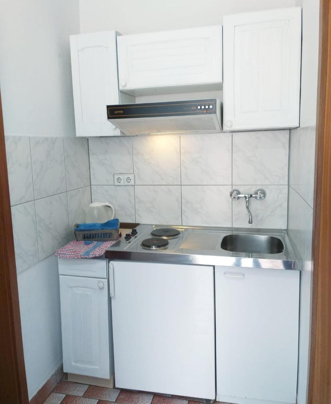 Beach Apartments Nemira 奥米什 外观 照片